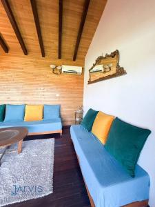 Posezení v ubytování Essanya Chalet with a private pool - Country side of nabeul