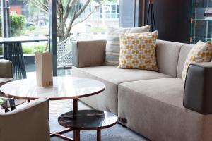 Posezení v ubytování Holiday Inn & Suites Rayong City Centre by IHG