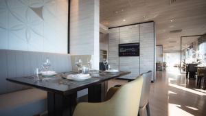 Posezení v ubytování Holiday Inn & Suites Rayong City Centre by IHG
