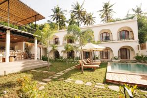 Бассейн в TWINFIN Surf House или поблизости +38 фотографий
