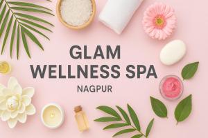 ein Rahmen mit Wellness-Spa-Zutaten auf rosa Hintergrund in der Unterkunft Glam Wellness Spa Nagpur in Jāmb