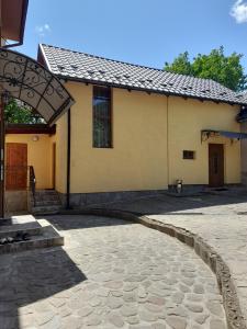 Bangunan di mana terletaknya rumah percutian