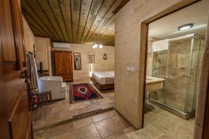 Koupelna v ubytování Osmanbey Cave House + 131 fotografií