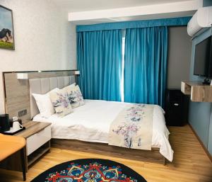 Khovuun hotel客房内的一张或多张床位