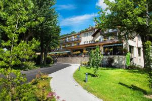 Zahrada ubytování Hôtel Restaurant Logis Auberge Sundgovienne