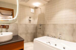 Bagno di Joey's Hostel Agra - 200m from Taj Mahal