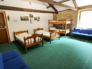 Χώρος καθιστικού στο West Barn Bunkhouse +21 φωτογραφίες