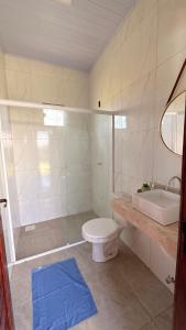 Et badeværelse på Sossego de Amaro + 6 billeder