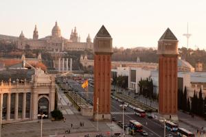 Nespecifikovaný výhled na destinaci Barcelona nebo výhled na město při pohledu z hotelu