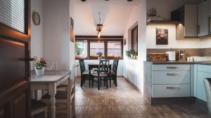 Dapur atau dapur kecil di Zet House