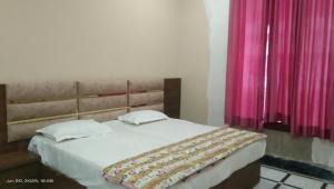 Gallery image of Ronak homestay in Orchha