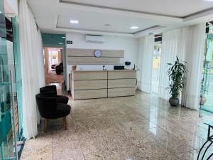 Vstupní hala nebo recepce v ubytování Serrano Hotel