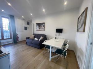 TV i/ili multimedijalni sistem u objektu Le Suite del Borgo - Emerald Suite