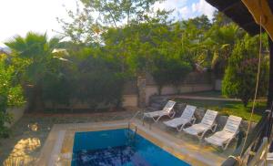 Uma vista da piscina em Villa Luna By Villa Safiya ou nas proximidades