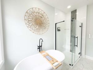 O baie la Jennifer's Spa-Like Historic Broadway Getaway