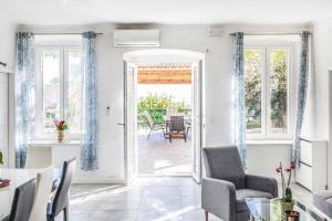Χώρος καθιστικού στο Villa Adriatic Pearl