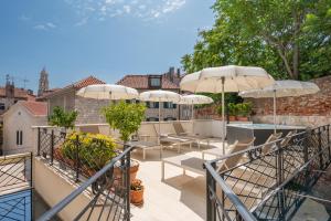 Patio nebo venkovní prostory v ubytování Marmont Heritage Hotel