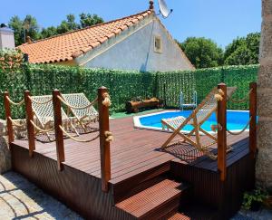 Πισίνα στο ή κοντά στο Refugio dos Coviais