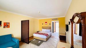 Postel nebo postele na pokoji v ubytování Royal Regency Club - Ultra All Inclusive