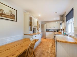Η κουζίνα ή μικρή κουζίνα στο Barjols Cottage - Uk30096 +13 φωτογραφίες