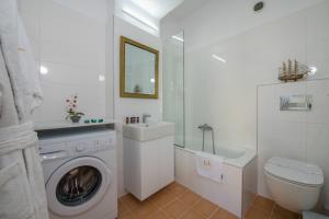 Koupelna v ubytování Lucky Suites