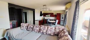 Kuchyňa alebo kuchynka v ubytovaní Apartmani Oaza