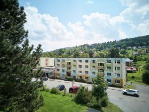 Nespecifikovaný výhled na hory nebo výhled na hory při pohledu z apartmánu