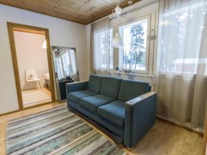 Χώρος καθιστικού στο Holiday Home Villa hepola by Interhome