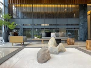 Et opholdsområde på Large apartment 5min from Ekkamai BTS