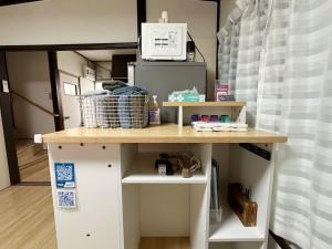 Kuhinja oz. manjša kuhinja v nastanitvi Beginning guest house whole house rent 一棟まるごと貸切の宿