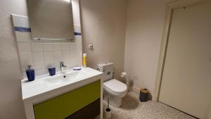 Fotografie z fotogalerie ubytování Superlogis-Studio Le Carré Bleu-Hycentre Blois v destinaci Blois