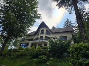 Κήπος έξω από το Vila Cristalfrost