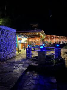 Restaurace v ubytování Aarohan The Travellers Rest