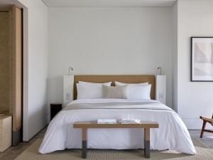 Кровать или кровати в номере Grecotel Astir Palace