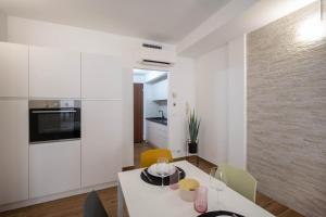 Кухня или мини-кухня в La Rondine - Monolocale zona centro
