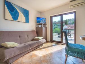 Χώρος καθιστικού στο Holiday Home Kamena kuća by Interhome