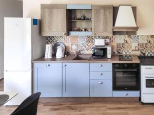 Nhà bếp/bếp nhỏ tại Holiday Home Perina Hiža by Interhome