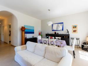 Μια τηλεόραση ή/και κέντρο ψυχαγωγίας στο Villa Villa Girasole by Interhome +39 φωτογραφίες