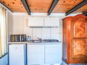 Η κουζίνα ή μικρή κουζίνα στο Apartment Roof by Interhome