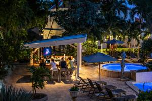 Bazén v ubytování Kura Botanica Hotel nebo v jeho okolí