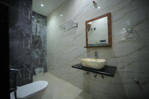 Koupelna v ubytování Hotel Dev Villas - 600 meters from Taj Mahal