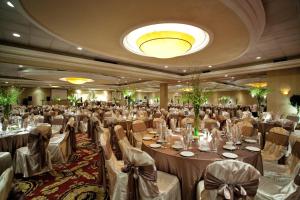 Restaurace v ubytování Holiday Inn Hotel & Suites St.Catharines-Niagara by IHG + 37 fotografií