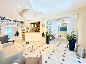 Villa Perla Di Mare Budva tesisinde bir oturma alanı