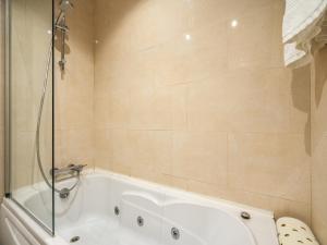 Koupelna v ubytování Akisol Troia Savana + 15 fotografií