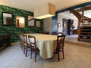 Posezení v ubytování Gîte rénové XVIIIème siècle, animaux acceptés, jardin clôturé - FR-1-583-452