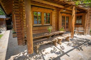 Fotografie z fotogalerie ubytování Das Josef - Idyllisches Blockhaus, barrierefrei, zwischen den Seen v destinaci Oberwang