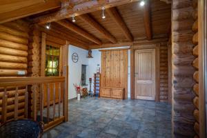 Fotografie z fotogalerie ubytování Das Josef - Idyllisches Blockhaus, barrierefrei, zwischen den Seen v destinaci Oberwang