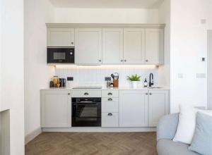 Η κουζίνα ή μικρή κουζίνα στο 96 South Street