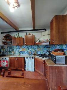 Dapur atau dapur kecil di Casa Sole Luna