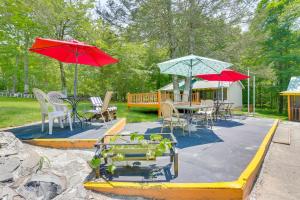 Vườn quanh 5 Mi to Swinging Bridge Reservoir Cabin with Pool!